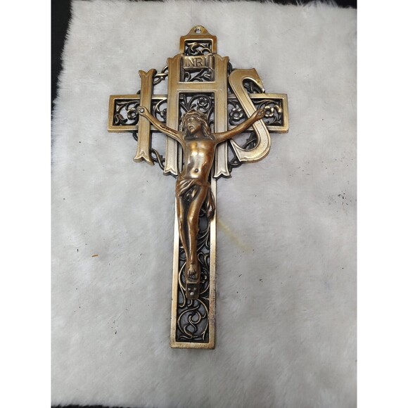 Crucifix Cross Wall Hanging Filagree Brass Goldtone Metal Jesus INRI Solid - Picture 5 of 9